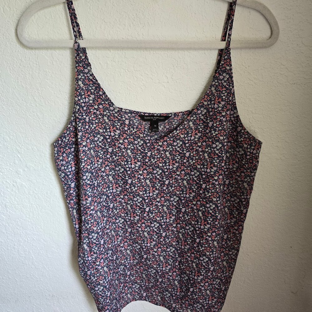 Banana Republic Floral Pink and Blue Spaghetti Strap V-Neck Tank Size Medium